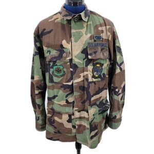 USAF Military Issue Mens  Woodland Camo Utility Coat with AMC Badges Medium